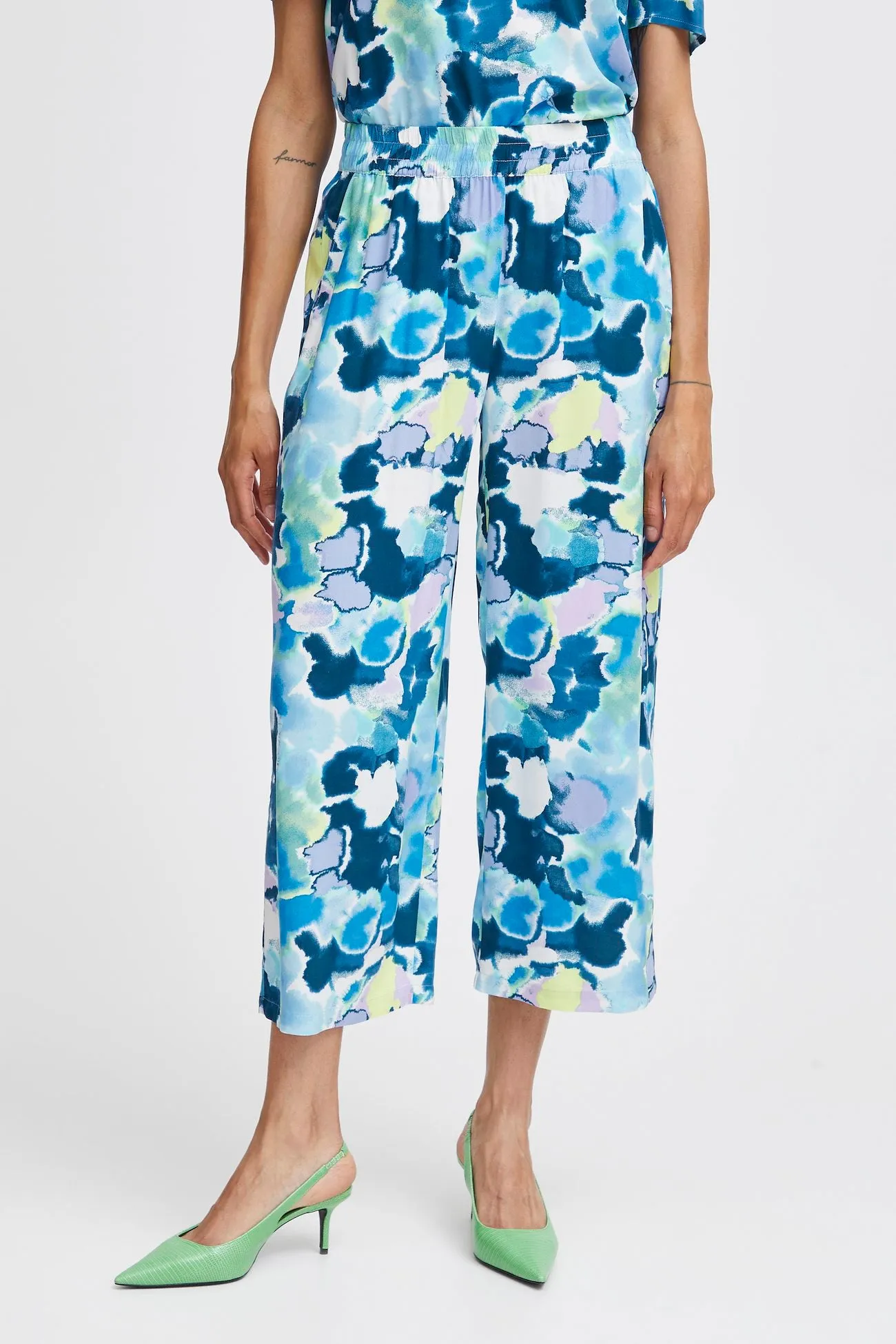 Byoung Joella Crop Trousers Blue Watercolour Mix